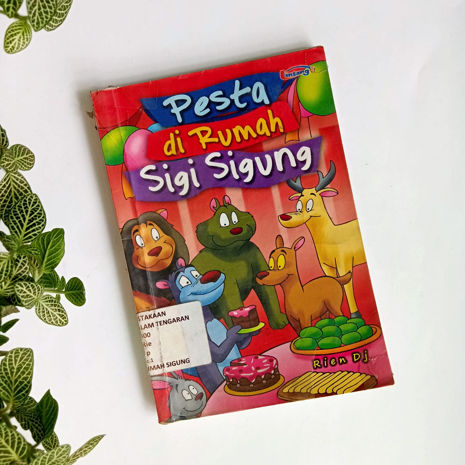 Sampul buku PESTA DI RUMAH SIGI SIGUNG