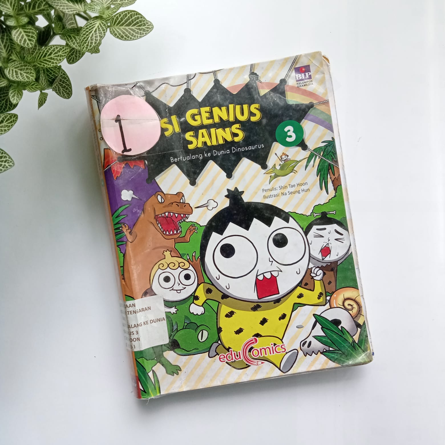 Sampul buku KOMIK SIGENIUS SAINS : BERTUALANG KE DUNIA DINOSAURUS  NO 3 ( 1 )