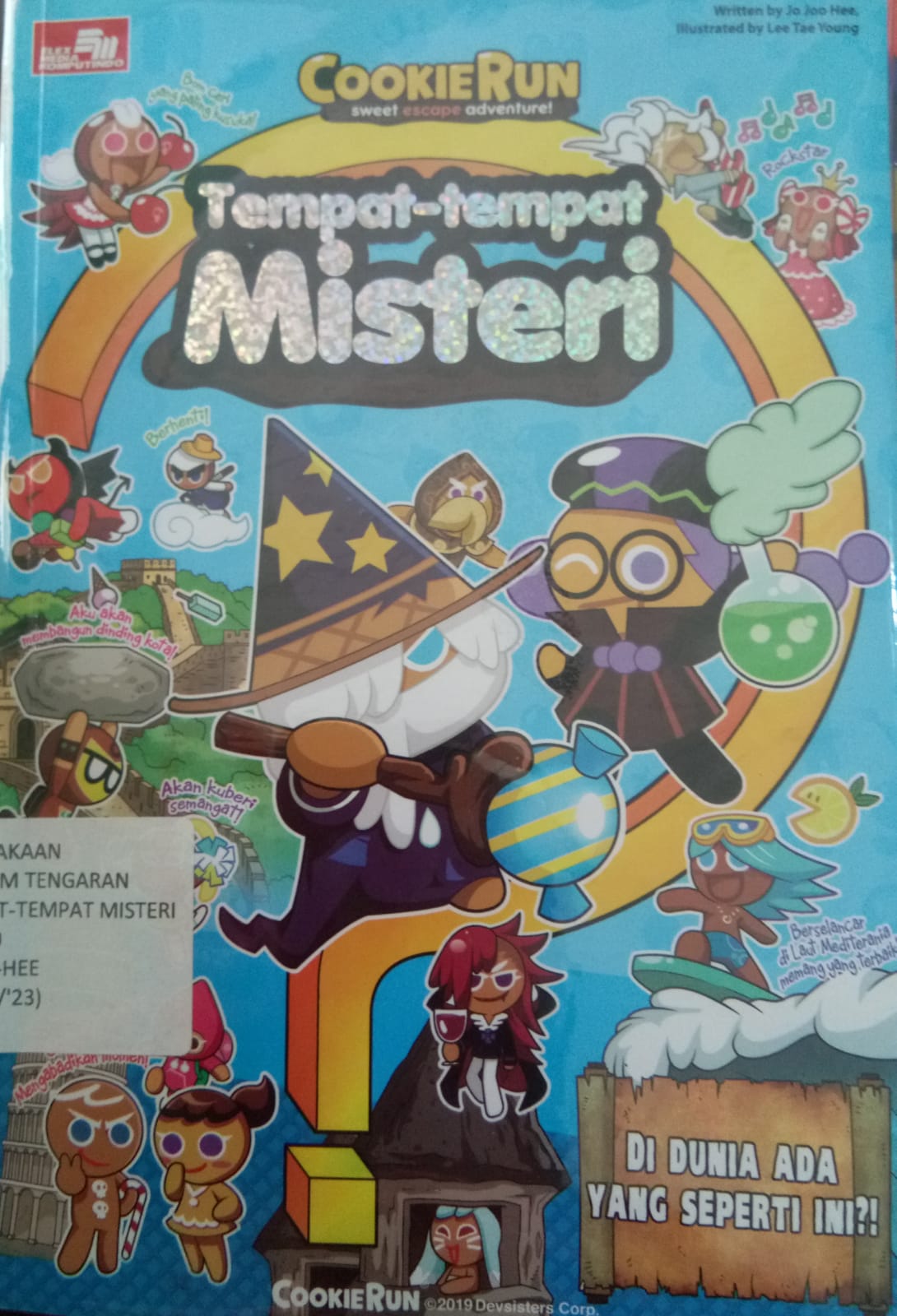 Sampul buku COOKIE RUN : TEMPAT-TEMPAT MISTERI