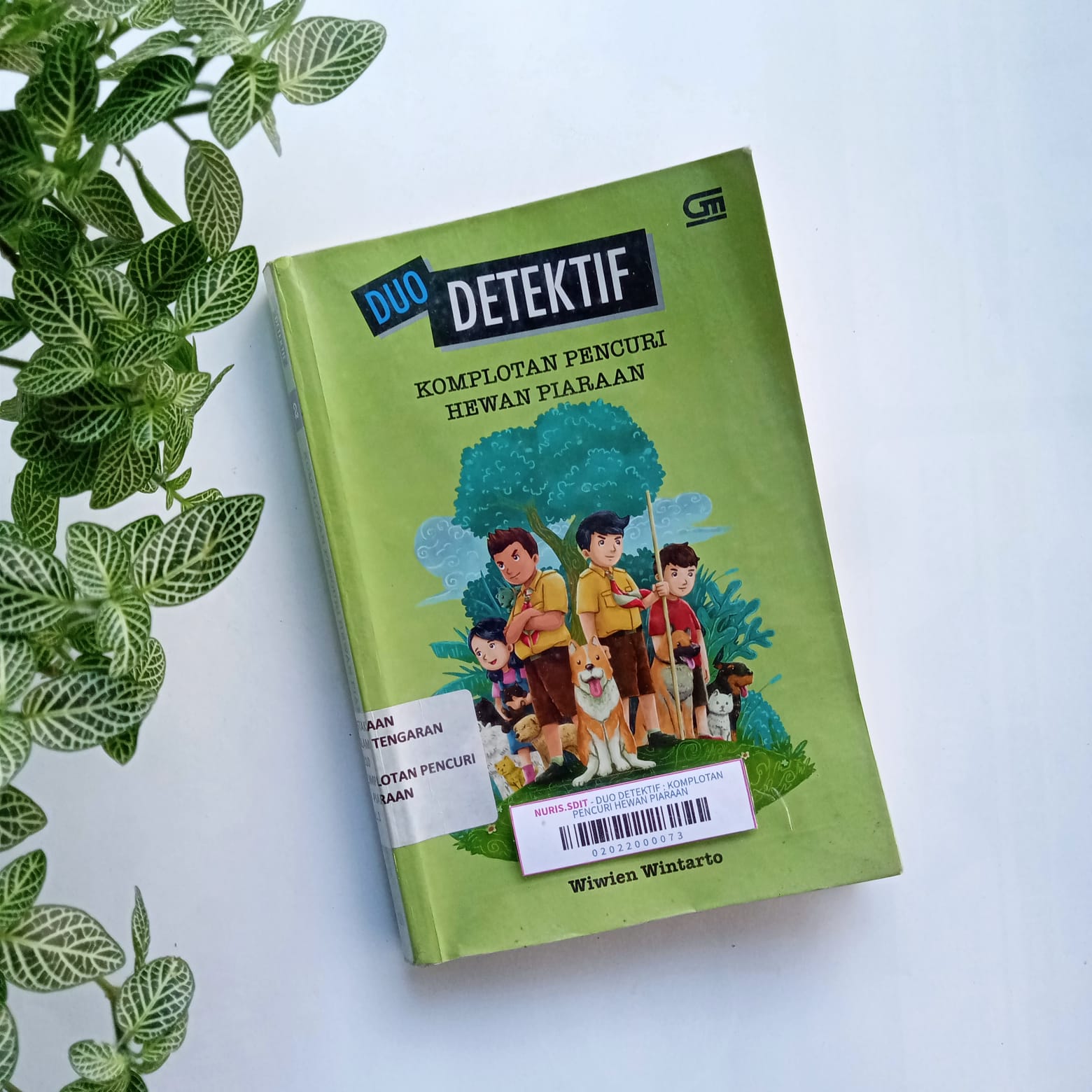 Sampul buku DUO DETEKTIF : KOMPLOTAN PENCURI HEWAN PIARAAN