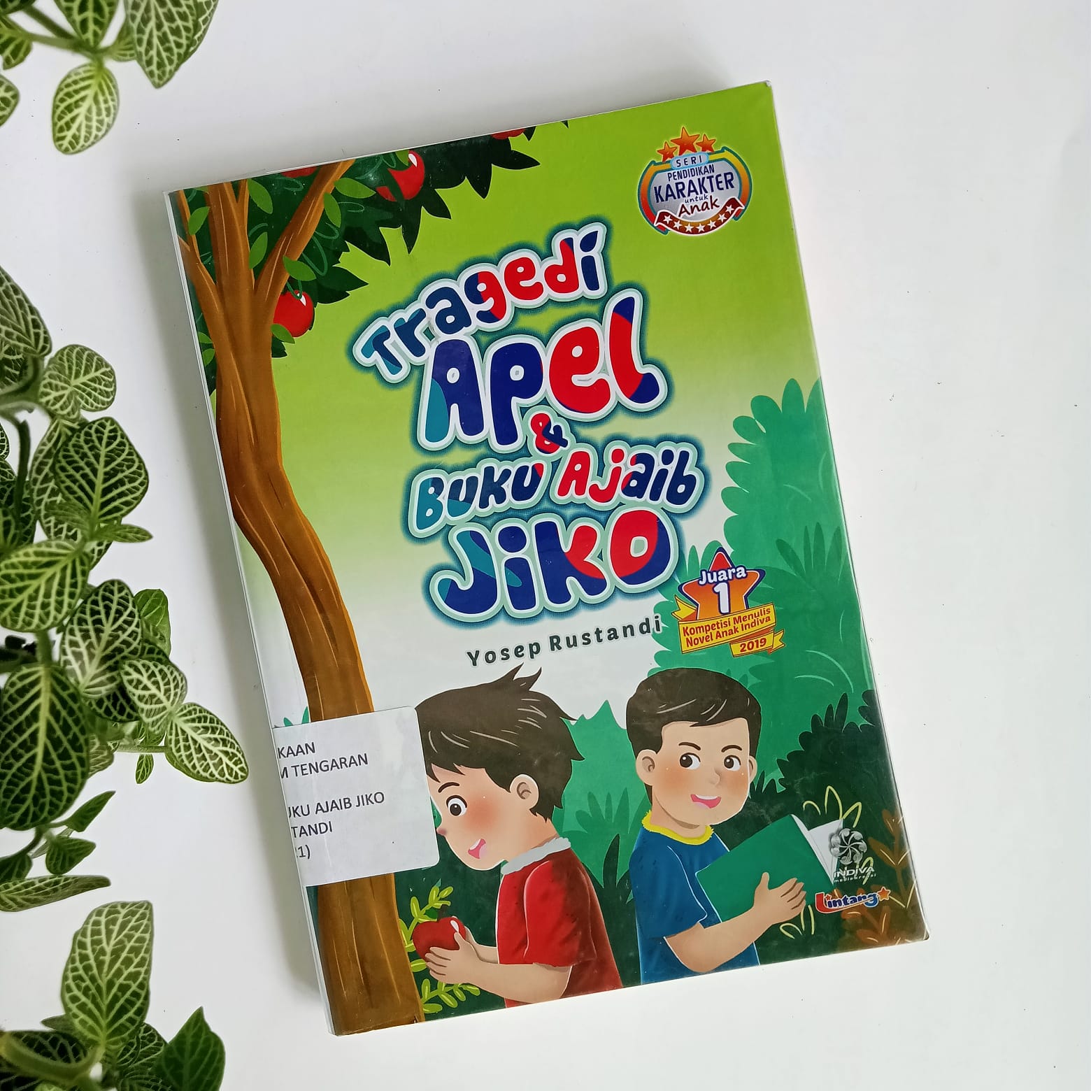 Sampul buku TRAGEDI APEL & BUKU AJAIB JIKO