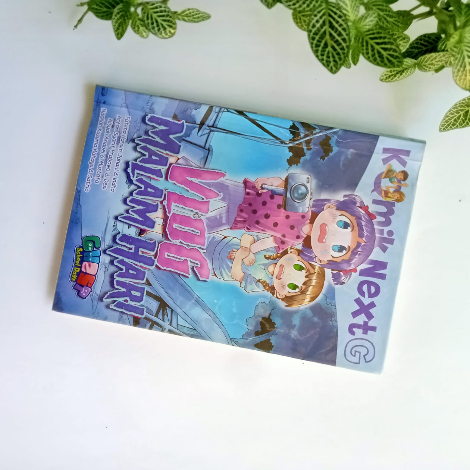 Sampul buku KOMIK NEXT G: VLOG MALAM HARI