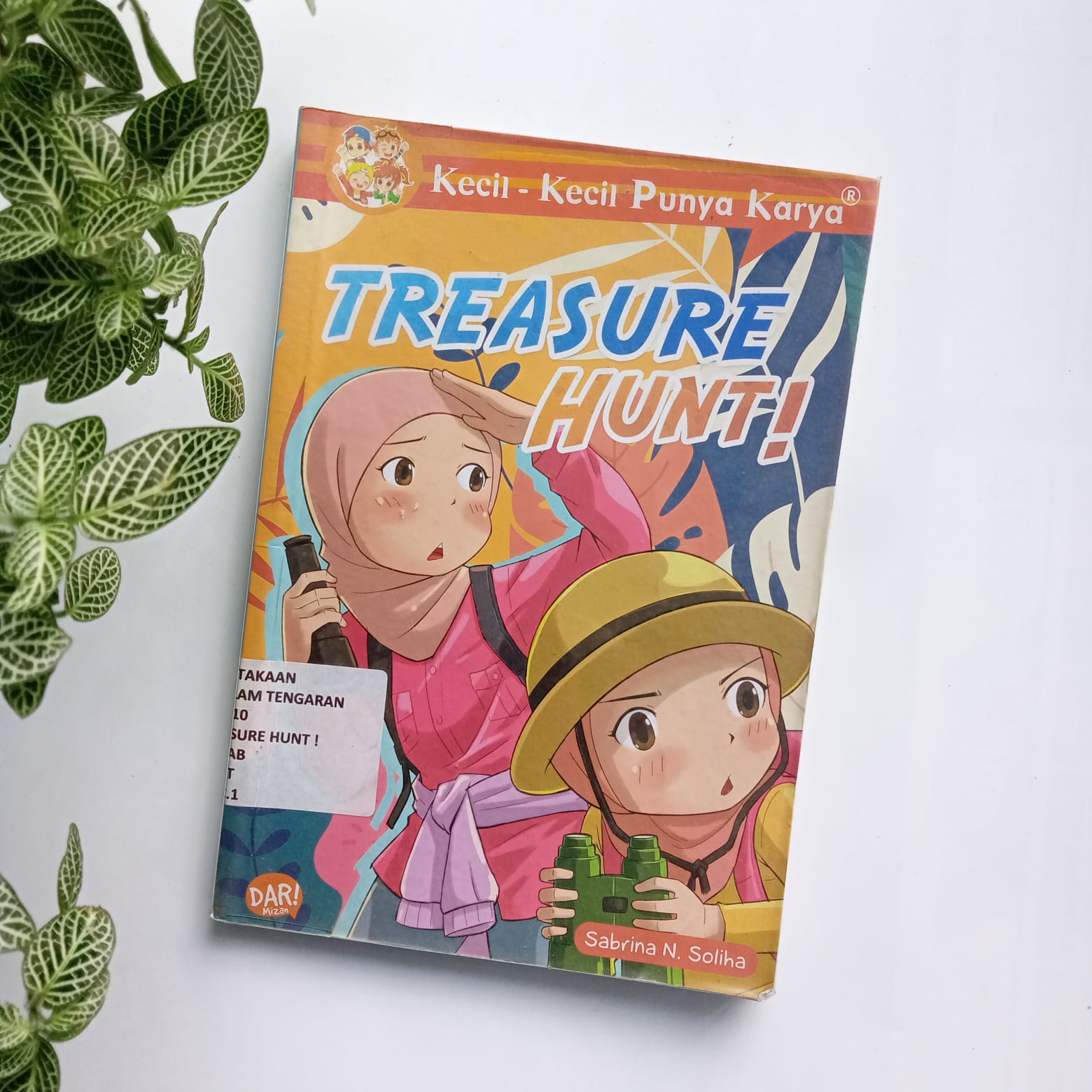 Sampul buku KKPK :  TREASURE HUNT!