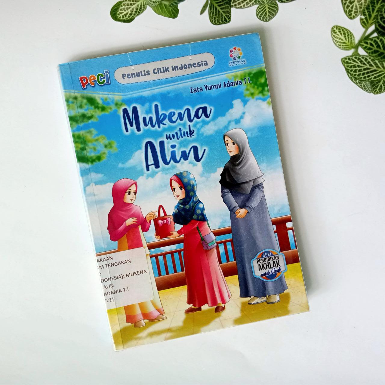 Sampul buku PECI (PENULIS CILIK INDONESIA): MUKENA UNTUK ALIN