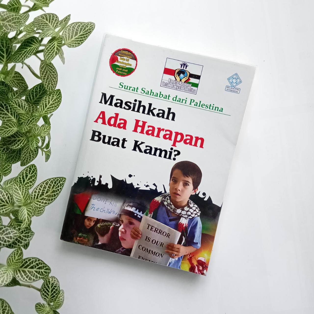 Sampul buku SURAT SAHABAT DARI PALESTINA: MASIHKAH ADA HARAPAN BUAT KAMI?