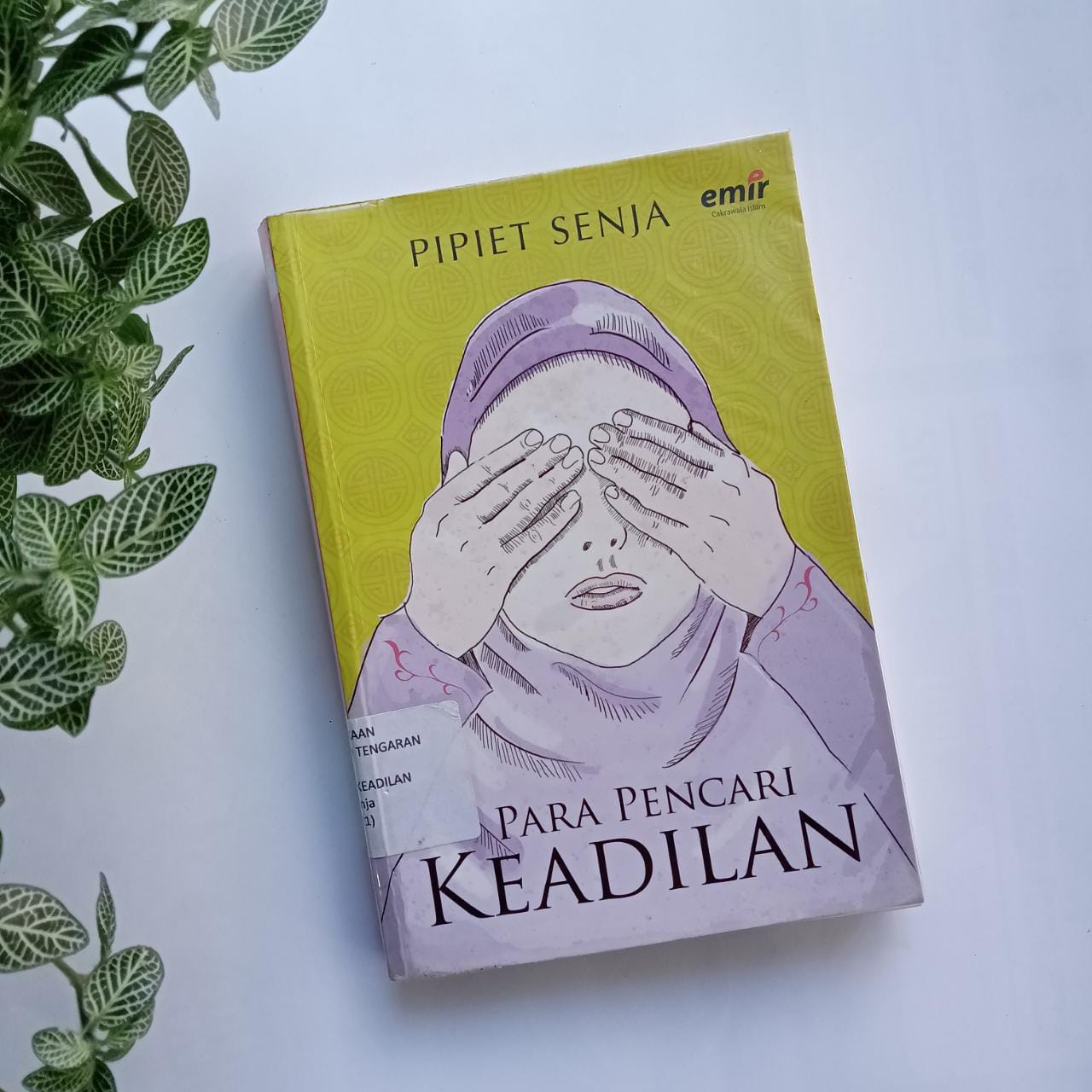 Sampul buku PARA PENCARI KEADILAN