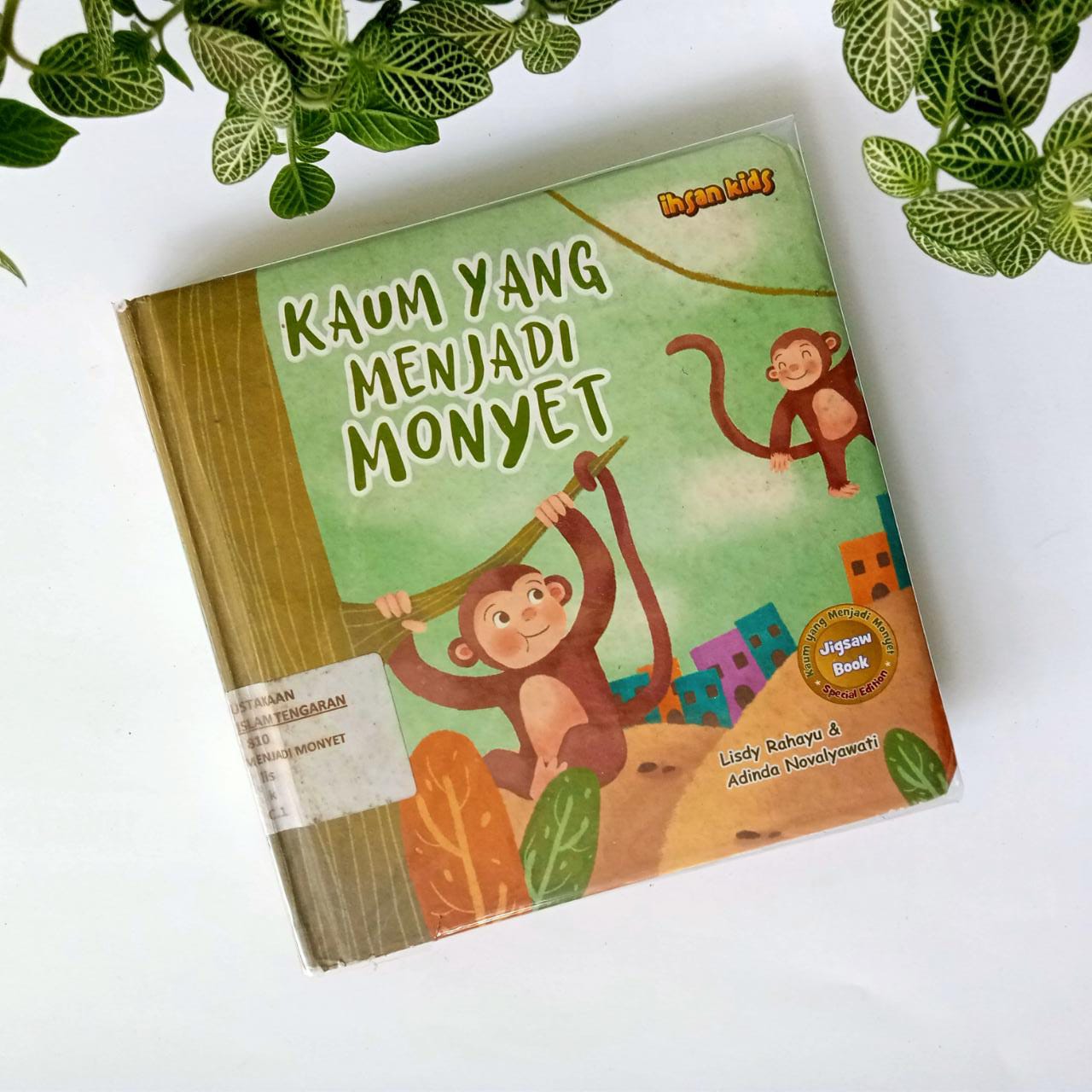Sampul buku BOARD BOOK : KAUM YANG MENJADI MONYET