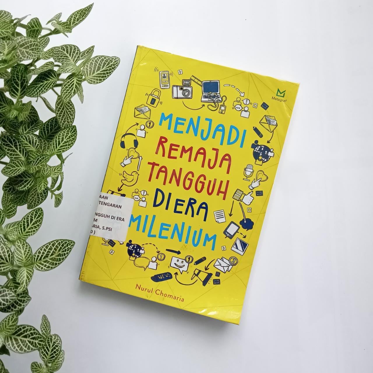Sampul buku MENJADI REMAJA TANGGUH DI ERA MILENIUM
