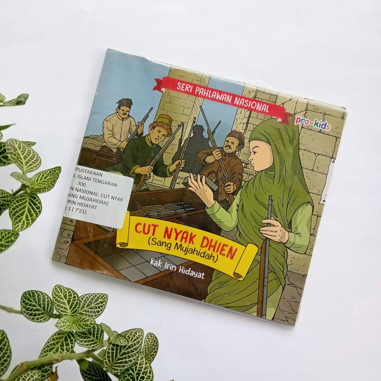 Sampul buku CUT NYAK DIEN