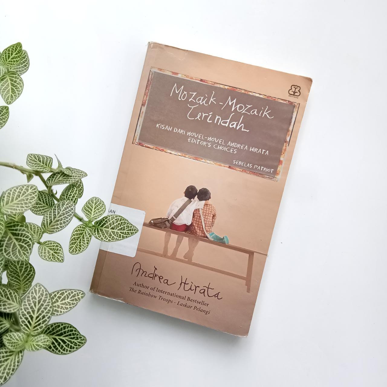 Sampul buku MOZAIK- MOZAIK TERINDAH