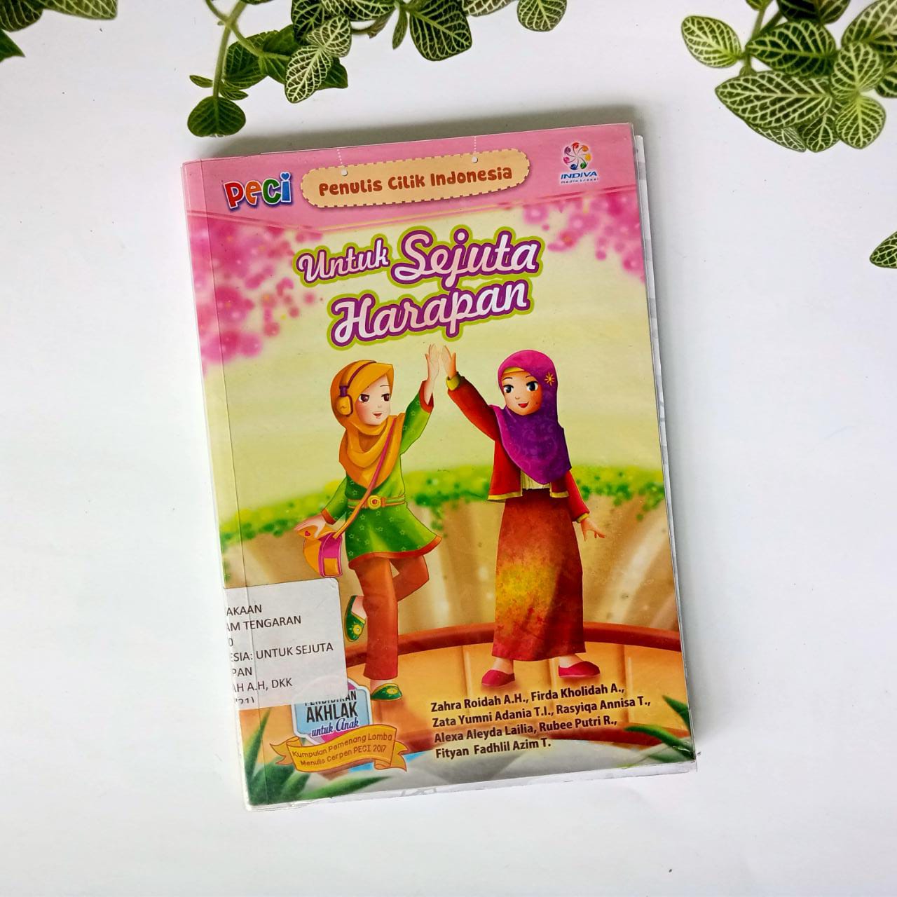 Sampul buku PENULIS CILIK INDONESIA: UNTUK SEJUTA HARAPAN